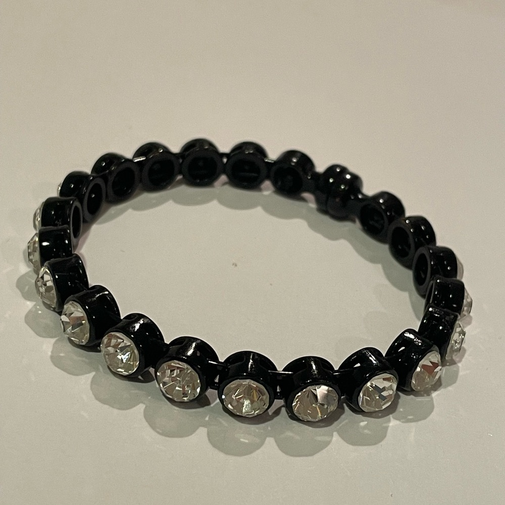 Magnetic snap bracelet